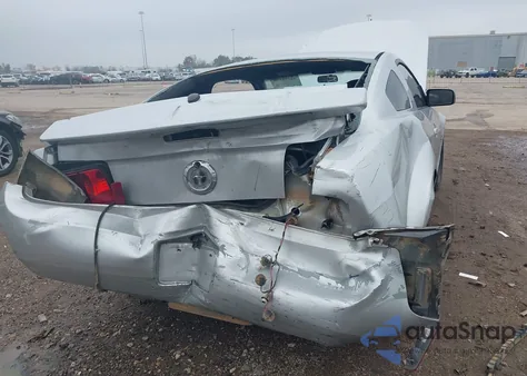 2008 Ford Mustang V6 Deluxe/V6 Premium z USA, uszkodzony, nr VIN 1ZVHT80N585111563